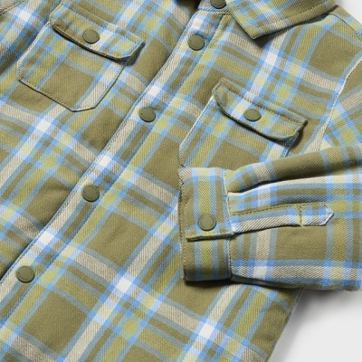 Casaco xadrez verde, azul e branco com botões e forro peludo bege