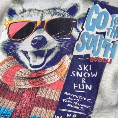 Desenho de coelho ou esquilo com óculos de sol e cachecol, texto promocional ao lado