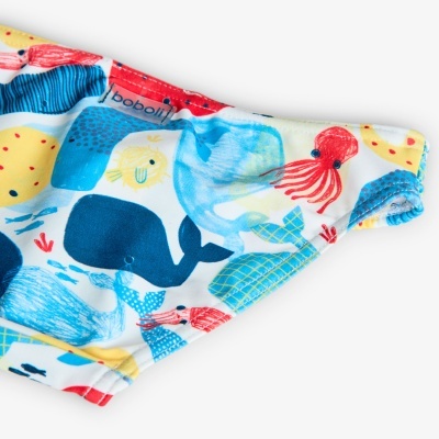 Cueca de bebé colorida com padrão de animais marinhos