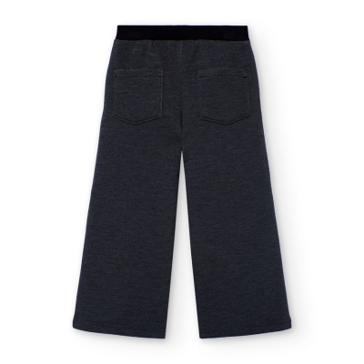 Calças cinzentas largas com cós elástico preto e dois bolsos traseiros