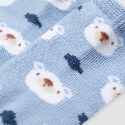Meias infantis azuis com padrão de ursos brancos