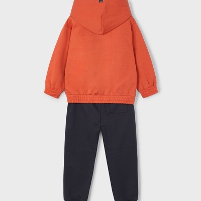 Conjunto infantil com casaco vermelho alaranjado e calças pretas