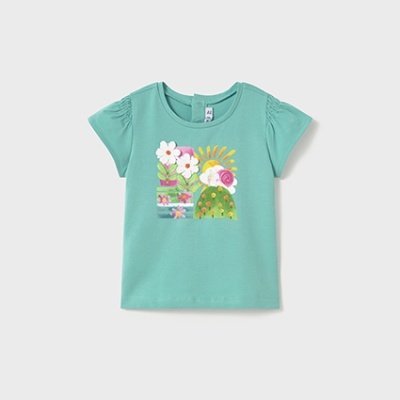 T-shirt infantil verde água com estampado de flores e cactos