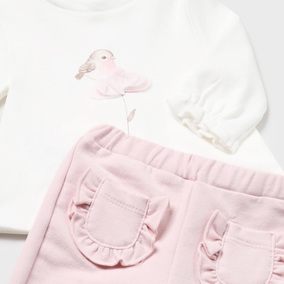 Conjunto infantil branco e rosa com passarinho e folhos nos bolsos