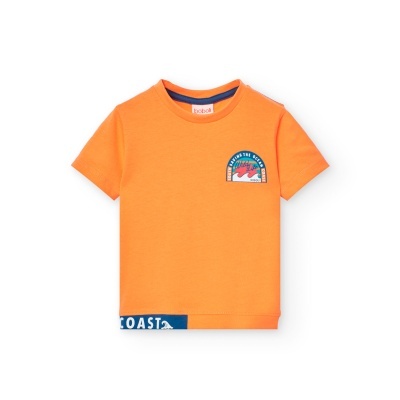 T-shirt infantil laranja com patch 'RIDE THE WAVES' e etiqueta 'COAST'