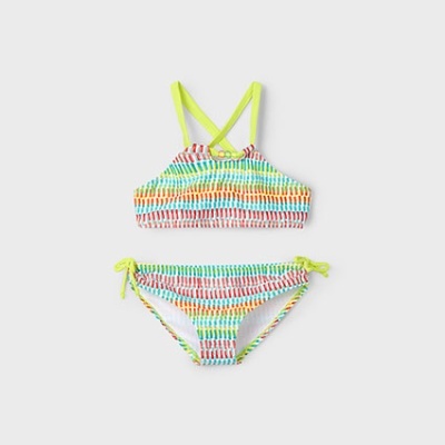 Biquíni infantil colorido com padrão de linhas horizontais e detalhes amarelos