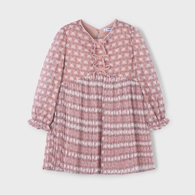 Vestido infantil rosa com padrão floral e saia plissada