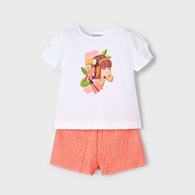 Conjunto infantil t-shirt branca estampada e calções cor de coral