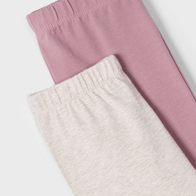 Duas leggings infantis, uma rosa e outra cinzento claro, com cintura elástica
