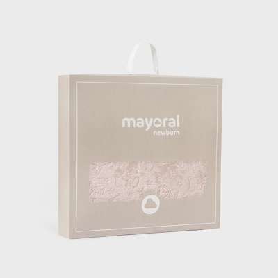 Embalagem bege com texto branco 