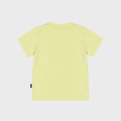 T-shirt infantil amarelo claro de manga curta vista de costas