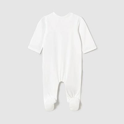 Pijama branco de bebé com mangas compridas e pés fechados