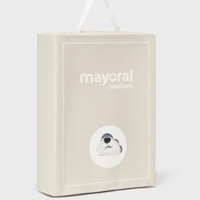 Caixa bege Mayoral newborn com urso polar a dormir
