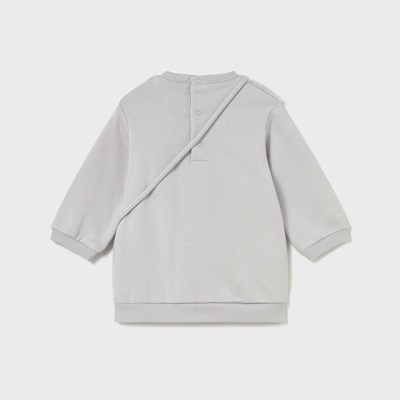 Sweatshirt infantil cinzenta clara com botões nas costas e bolso frontal