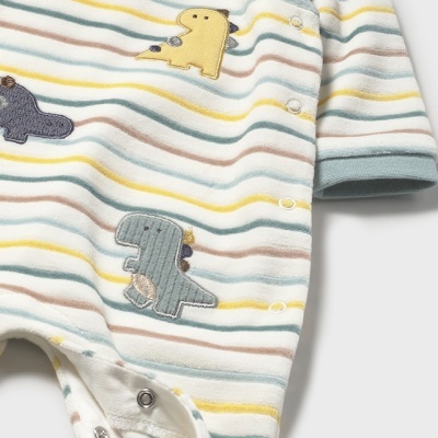 Macacão de bebé com riscas e dinossauros bordados