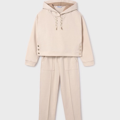Conjunto de hoodie e calças bege com capuz e botões