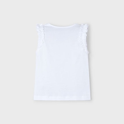 Camisola branca sem mangas com babados nas cavas.