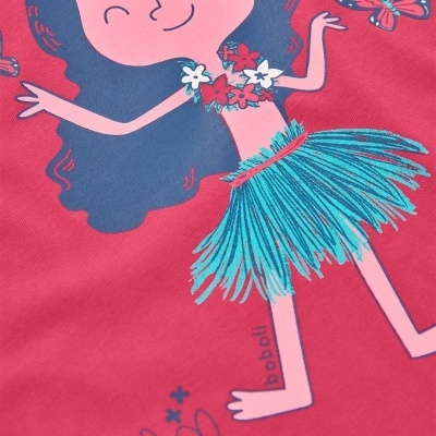 Estampado de personagem com saia de grama azul em tecido rosa