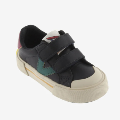 Tênis infantil preto com velcro, detalhes coloridos e sola branca