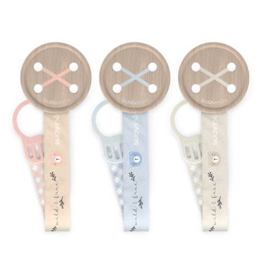 Três presilhas para chupetas Suavinex em madeira com cinto xadrez em rosa, azul e bege