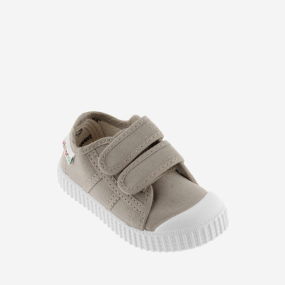 Ténis infantil cinza com velcro e sola branca