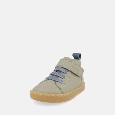 Ténis infantil bege de cano alto com sola castanha e fecho de velcro