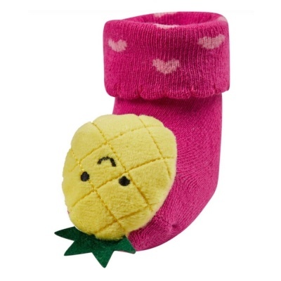 Meia de bebé rosa com aplique de abacaxi amarelo e corações no cano