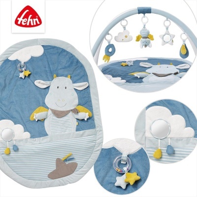 Tapete de atividades azul com dragão e brinquedos pendentes