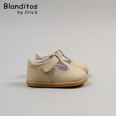 Sapatos de bebé em pele bege com fecho de velcro