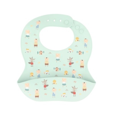 Babete de silicone azul claro com bonecos e animais coloridos e bolso para comida