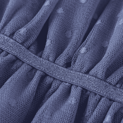 tecido de rede azul com costura em linha ajustada