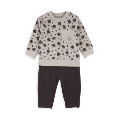 Conjunto de roupa para bebé com camisola bege estampada e calças castanhas escuras