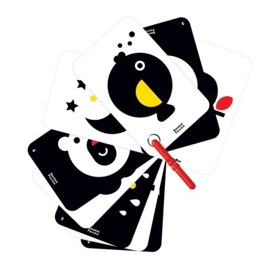 Cartões infantis com ilustrações preto e branco e anel vermelho