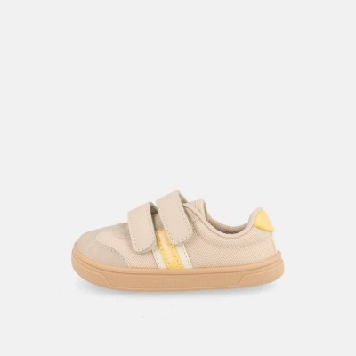 Sapatilha infantil bege com detalhes amarelos e sola castanha clara