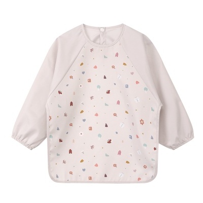 Babete infantil impermeável bege com padrão colorido e mangas compridas