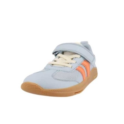 Ténis desportivo azul claro com riscas alaranjadas e sola castanha