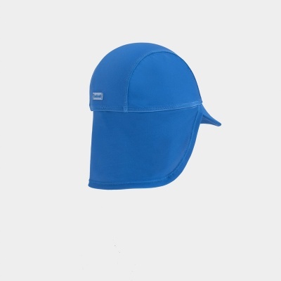 Boné azul com proteção para o pescoço e etiqueta boboli