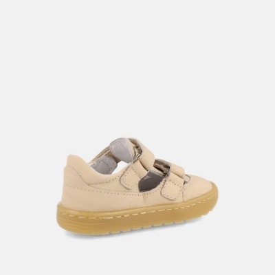 Sapato infantil bege com fecho em tira e sola castanha