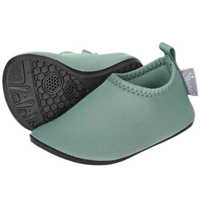 Sapatilhas verdes com sola preta para bebé