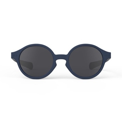 Óculos de sol com armação redonda azul escura e lentes escuras