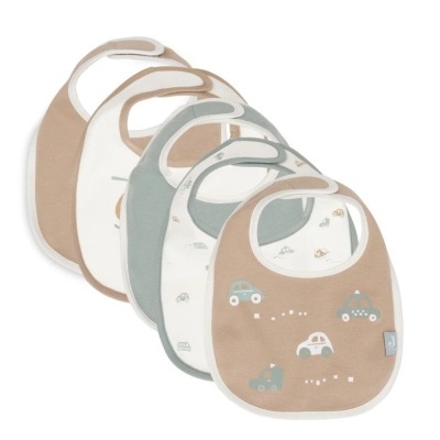 Conjunto de cinco babetes de bebé com estampado de carros e fechos velcro