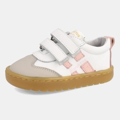 Sapatilha infantil branca com detalhes cor-de-rosa e velcro.