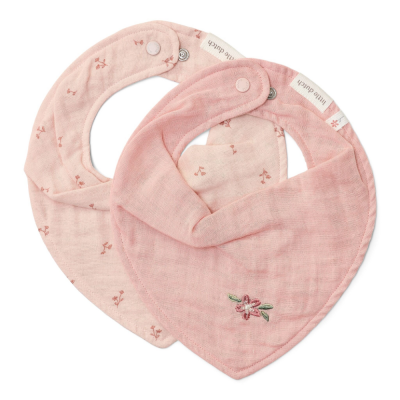 Dois babetes cor-de-rosa com padrão e bordado floral
