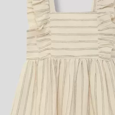 Vestido bege com riscas finas e folhos nas alças