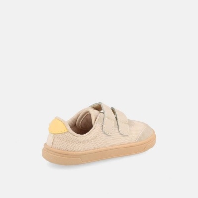 Tênis infantil bege com velcro e detalhe amarelo
