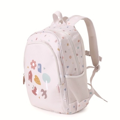 Mochila infantil rosa claro com padrões coloridos e bolso frontal