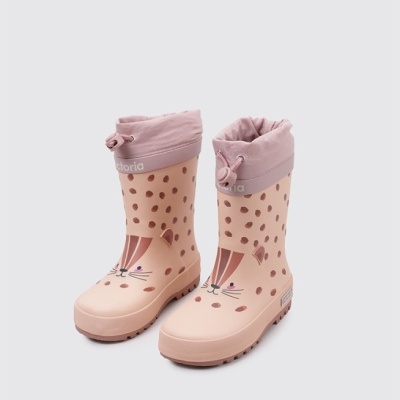 Botas de chuva cor de rosa com padrão de manchas e cara de animal