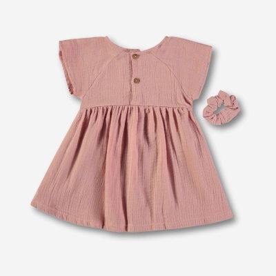 Vestido rosa de manga curta para criança com elástico de cabelo