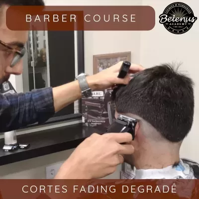 Corte de cabelo em barbearia Belenus Academy com máquina e texto BARBER COURSE