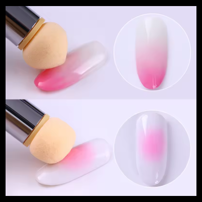 Unhas artificiais transparentes com gradiente rosa aplicadas com esponja de maquilhagem